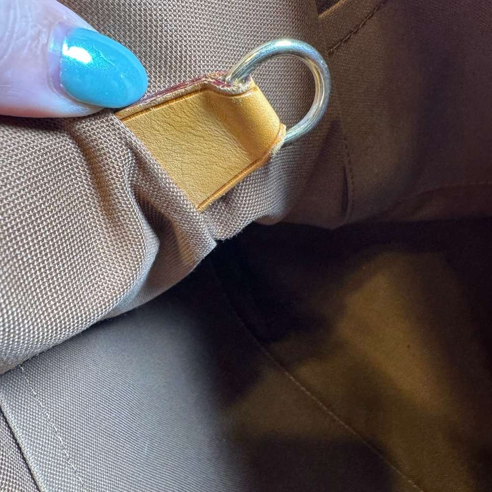 SOLD Louis Vuitton Totally MM Monogram Tote Bag - Picture 4 of 14
